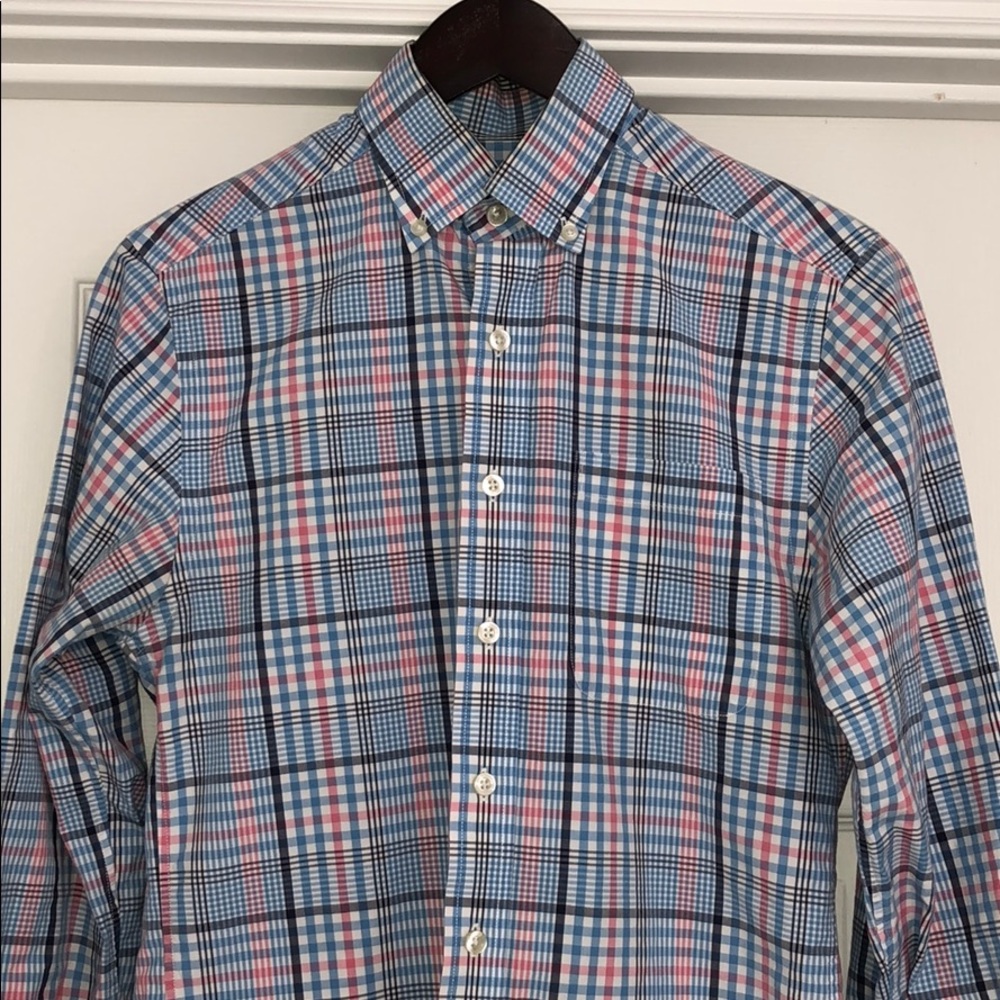 Vineyard Vines men’s dress shirt